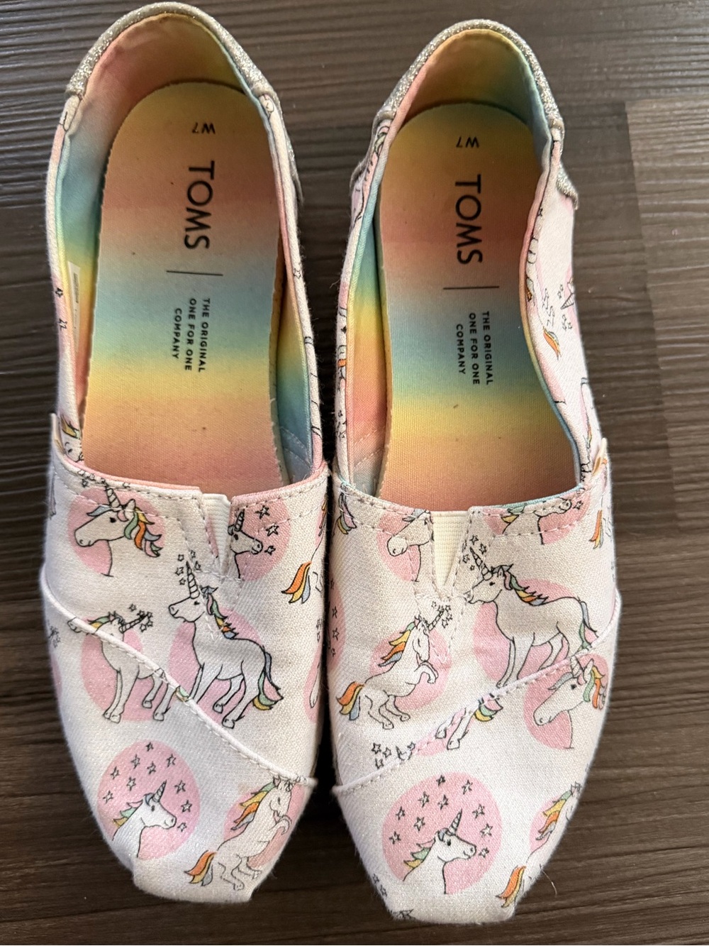 Tom’s Classic Slip on Alpargata shoe Woman’s size 7 unicorn glitter sparkle